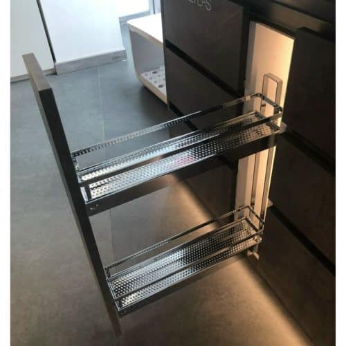 Ảnh thực tế bộ rổ kéo cho tủ bếp dưới Hafele 545.61.028